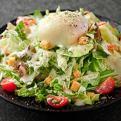 馬刺しシーザーサラダ
