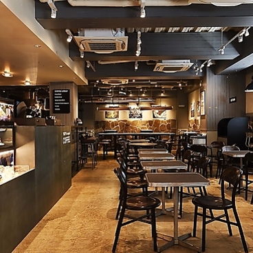 Roasted COFFEE LABORATORY ローステッド コーヒー ラボラトリー 渋谷神南店の雰囲気1