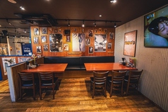 ガレージ風のお席！落ち着いて飲めます。団体様でも使えますよ★