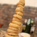 料理メニュー写真&nbsp;黄金の塔☆新玉ねぎオニオンリングタワー