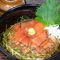 本まぐろの漬け丼