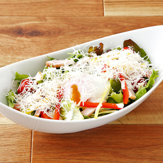 岡崎おうはん卵の温玉シーザーサラダ