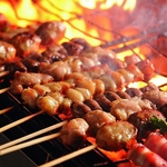 選べる一品として本格焼き鳥が含まれるコースもございます。[飲放]付4000円～ご用意！