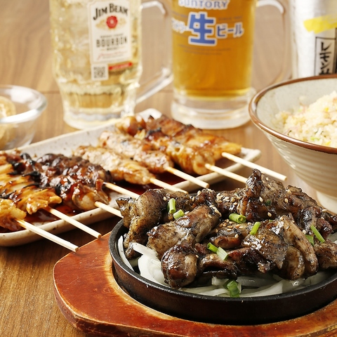 自慢の串焼き料理と多彩な日本酒を楽しめる大衆酒場♪