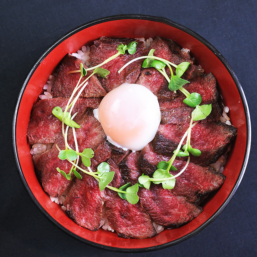 豪華な丼メニューも豊富です。お食事使いにどうぞ◎