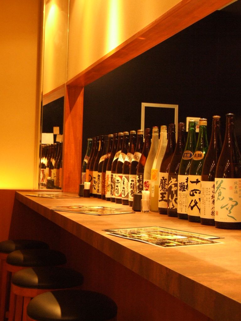 カウンター席は少人数でのお食事に最適です。