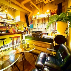 1人飲みのお客様もたくさんいます。ぜひお待ちしております。