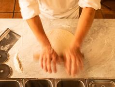 ビール酵母を使用したミラノスタイルピッツァをどうぞ♪の写真