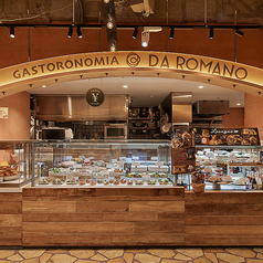 イタリアのローマをイメージした店舗とイタリアをテーマにしたドリンク、フードをお楽しみください！！