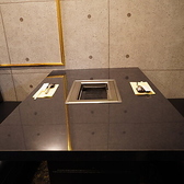 ノンダクト式無煙ロースターのテーブル席ですので、圧迫感もなく、煙や臭いが出ません。接待などにもどうぞご利用ください。