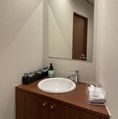 お客様が快適な時間を過ごしていただけるよう毎日隅々まで清掃しています。お手洗いも車椅子で入れます。