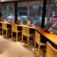 窓際特等席で過ごす贅沢なひととき♪