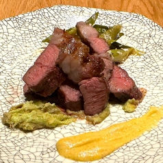 ラム肉の炭火焼き アボカドミントソース