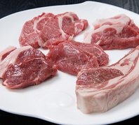 羊肉の希少部位を食べ比べできます☆
