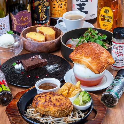 ボリューム満点！熱々の肉汁があふれ出す美味しいハンバーグが人気の洋食屋さんです◎