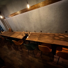 16名様まで一列にお座り頂けます！16名様以上や分かれて座りたいなどお気軽にインスタDM、お電話にてお問い合わせ下さい！貸し切りも25名様から承っております！