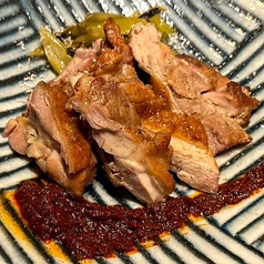 錦爽鶏のグリル ～薪焼きねぎと麻辣醤～