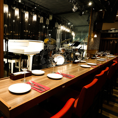 生演奏を堪能できる席は普段のデートから誕生日・記念日まで幅広いシーンにご利用ください！