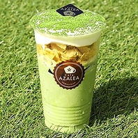 アゼリア名物！飲む芝生パフェ