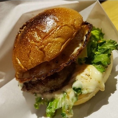 《一品》サーモンのホイール焼き／ハンバーガー