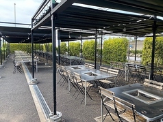 2名様～ご利用いただける天幕完備のBBQサイトをご用意しております！テーブルコンロは1台4名様～5名様でご利用可能です♪