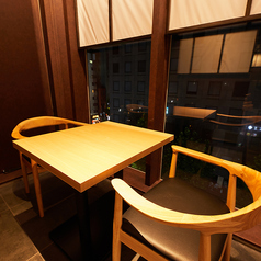 人形町エリア・日本橋エリアでのデートやディナーにおすすめの雰囲気自慢のカップルシート席をご用意しております。落ち着いた雰囲気の店内で当店の料理やドリンクを心ゆくまでお愉しみくださいませ。