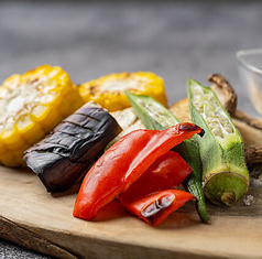 野菜ソムリエが選んだ新鮮野菜の熔岩焼き