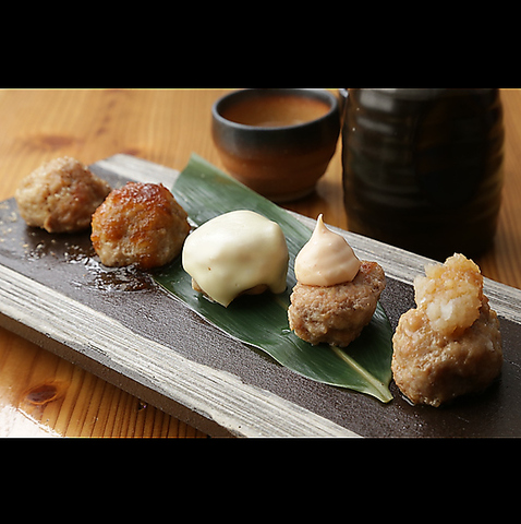 ジューシーふわふわ生から焼き上げる生つくねが人気の鷄専門店 鷄すき焼き、鶏白湯鍋