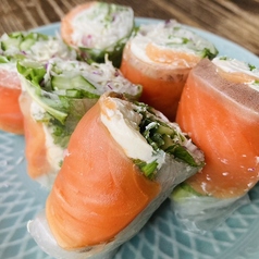 サーモンとクリームチーズの生春巻き