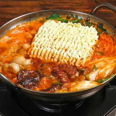 ＜〆まで旨い韓国辛鍋＞あったか鍋は〆の麺・ご飯が◎