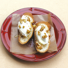 ブルスケッタ チーズ&ハニー