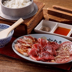 炊き立てのお米を焼肉と一緒に・・