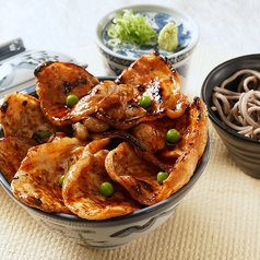 炭火焼き豚丼とミニ田舎蕎麦のセット<竹>