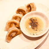 もちもちパリパリの餃子は町中華ならでは☆