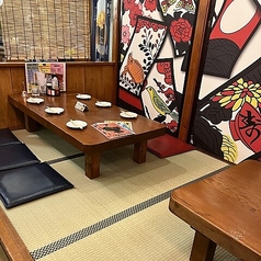 足元も寛げるお座敷席もご用意。友人や同僚との飲み会はもちろん、ご家族でのお食事にもピッタリです◎