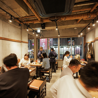 団体様の宴会も可能なテーブル席