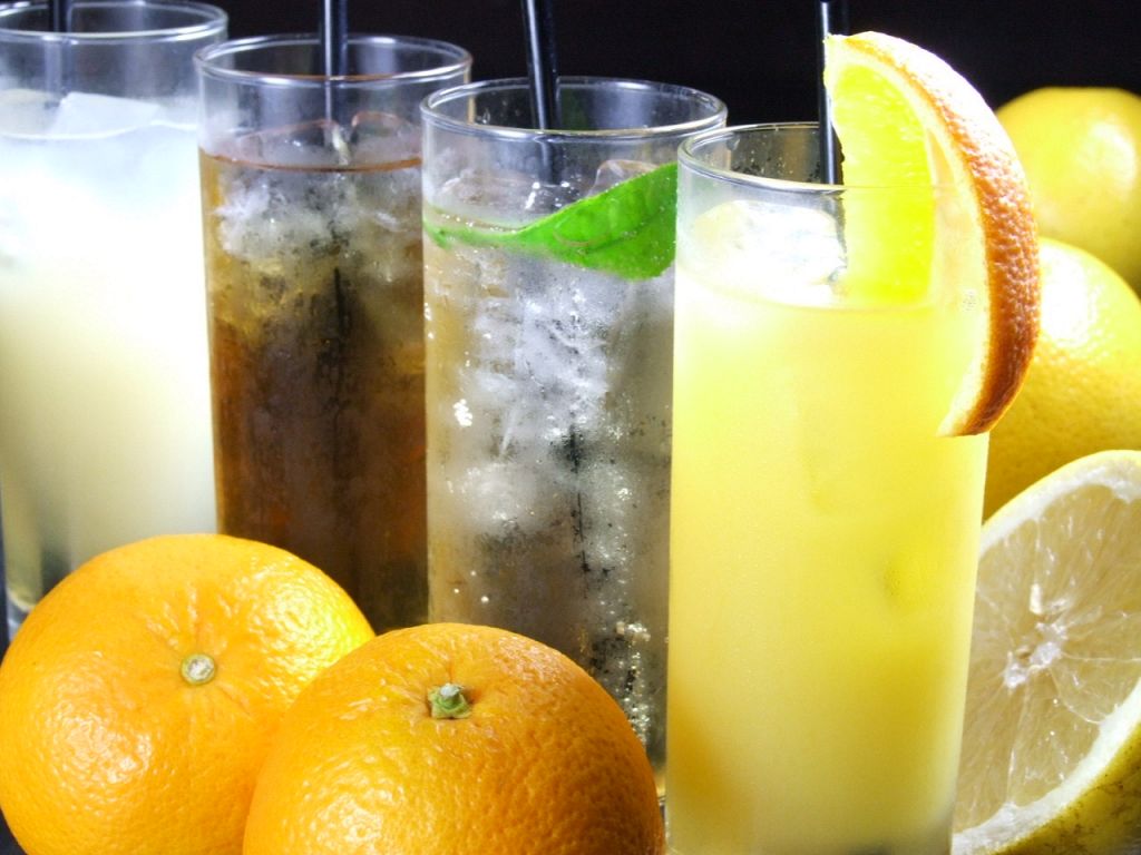 各種カクテル・サワー・梅酒・果実酒も充実♪