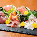 日替わりで仕入れる鮮魚の数々！前日までのご予約となりますが、ほなか流の食べ方でお召し上がりを♪