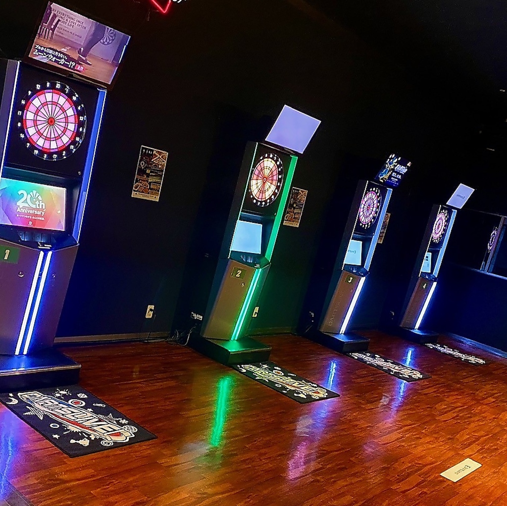 ダーツライブ３が8台、ダーツライブ2が11台、ハードボード2台の計21台ございます