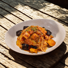 茄子とベーコンのトマトソースパスタ