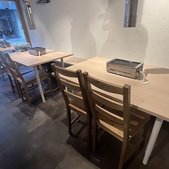 清潔感ある開放感溢れる店内には、人数に合わせてテーブル席をご用意。温かいおもてなしがお客様をお迎え致します。