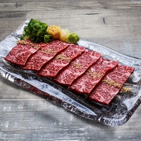 濃紅に染まった「ハラミ刺し」は肉好きのための聖域