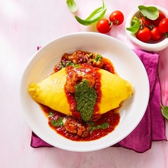 カリフラワーとバジルのトマトガーリックソースオムライス/炭焼きチキンの照り焼きソースオムライス