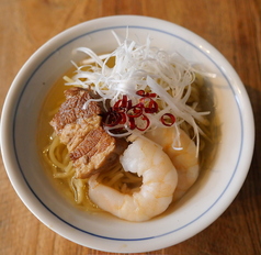 タンツーメン(角煮入り海老出汁麺)