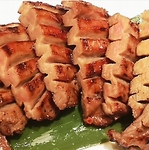 仙台名物！熟成超厚切り牛たんはおすすめの逸品。熟成させることで旨みが増した牛たんをご堪能下さい
