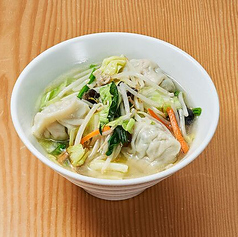 たっぷり野菜のスープ水餃子