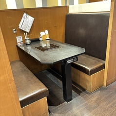 4名様までの広々としたテーブル席