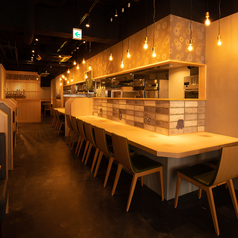 “米と味噌”をテーマにした店の世界観を体現する、静かな和のしつらえ。普段使いから特別な日まで同じように馴染みます。