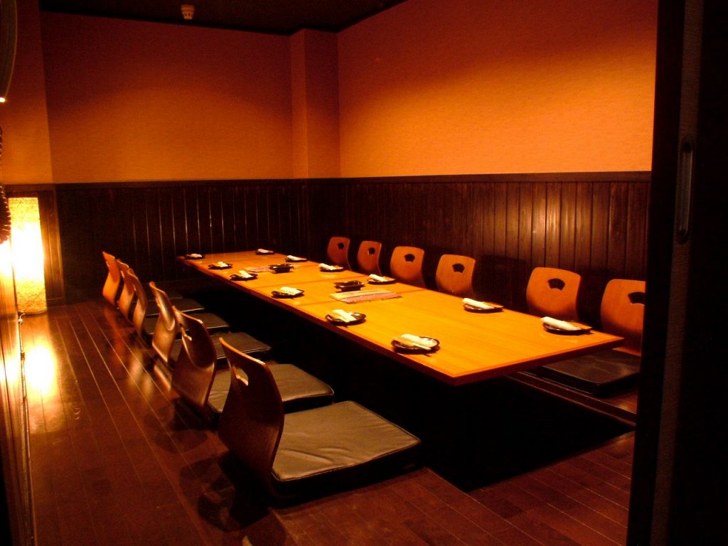 掘りごたつの落ち着く個室はプライベート空間◎(13名迄)