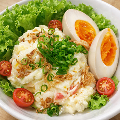 半熟卵入特製ポテトサラダ